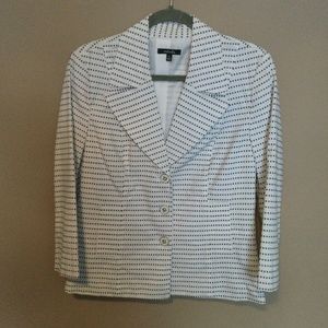 Jacket w/ 3/4 length sleeves